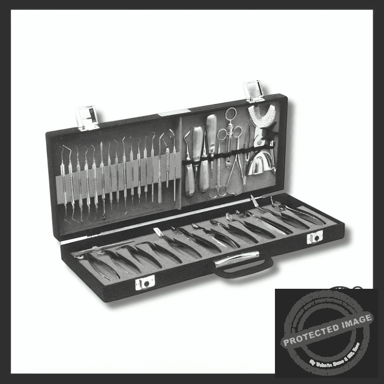 Case for Instruments and Pliers, With 39 Instruments presentation